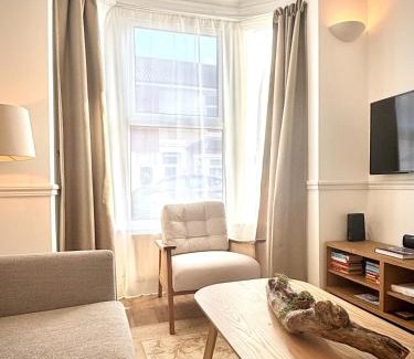 Southsea House | Driftwood House
