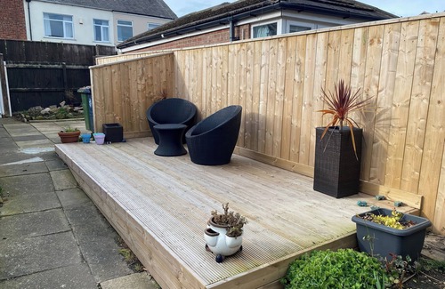 Marske-by-the-Sea Cottage | Pet-Friendly Driftwood House with Ocean View Garden Retreat