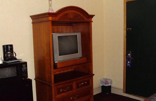 Chestertown Hotel | Eco-Friendly Comfort at Driftwood Inn with Family Amenities
