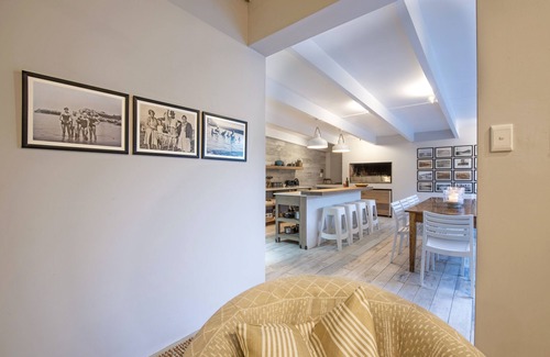 Kenton on Sea House | Cozy Driftwood Hotel - Oceanfront Retreat in Kenton on Sea