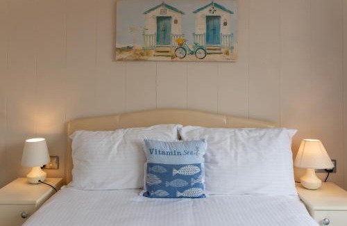 Mullacott House | Idyllic Driftwood Lodge: Pet & Child-Friendly Retreat