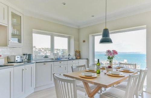 Brixham House | Oceanfront Escape at Driftwood - New 4-Star Listing