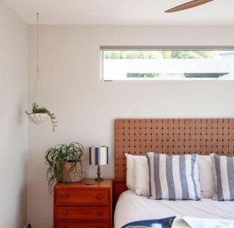 Binalong Bay House | Cozy Driftwood Rest Binalong Bay: Pet-Friendly Retreat