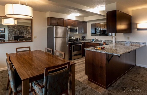 Florence Hotel | Beachfront Retreat at Driftwood Shores Resort & Conference Center