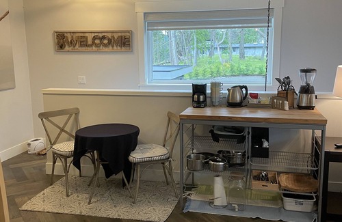 Regional District of Nanaimo Apartment | Driftwood Studio Loft: Oceanfront Retreat with Family Amenities