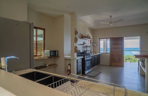 Hopewell Villa | Driftwood Suite: A View to Savor