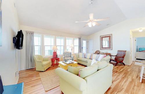 Plantation House | Beachfront Bliss at Driftwood with Ocean Views & Pet Welcome
