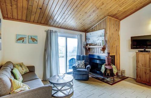 Ocean Ridge Apartment | Discover Driftwood Villa - Family & Pet Friendly Retreat