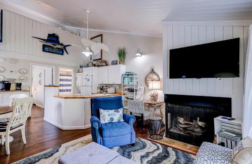 Ocean Ridge Apartment | Driftwood Villa: Guest Favorite with Pet-Friendly Amenities