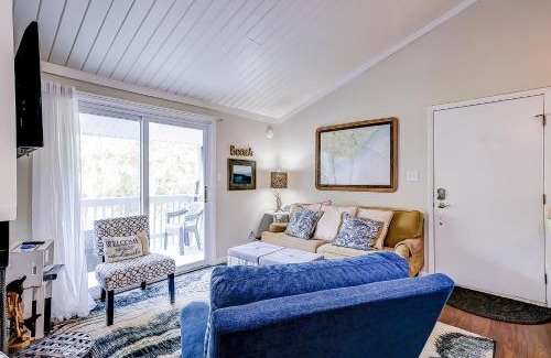 Ocean Ridge Apartment | Driftwood Villa: Guest Favorite with Pet-Friendly Amenities