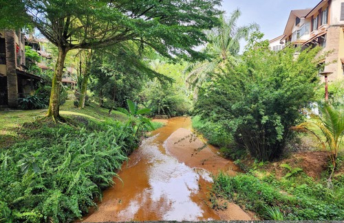 Kota Damansara Apartment | Drimba Nature Stay with Wi-Fi & Swimming Pool in Kota Damansara, PJ near MRT
