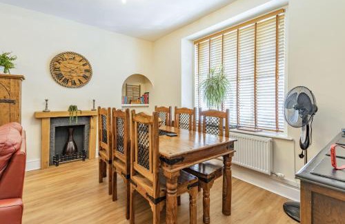 Tenby House | Pet-Friendly Dringarth: 4-Star Stay with High Ratings