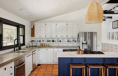 Johnson City House | Serene Dripping Springs Homestead - Bunkhouse with Views