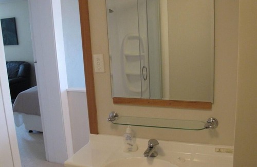 New Plymouth Apartment | Oceanfront Escape at Devon St with Breakfast & Family Fun