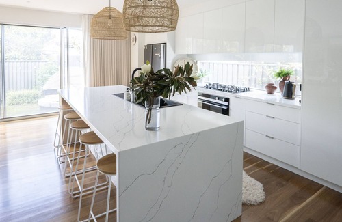 Dromana House | Unforgettable Dromana By The Bay: Steps from the Beach