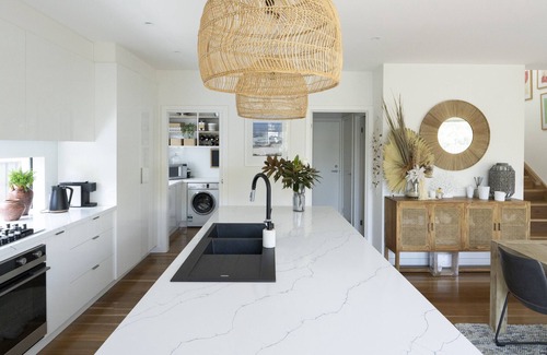Dromana House | Unforgettable Dromana By The Bay: Steps from the Beach