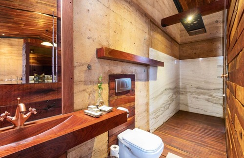 Windhoek House | Experience Droombos: 4-Star Family-Friendly Retreat