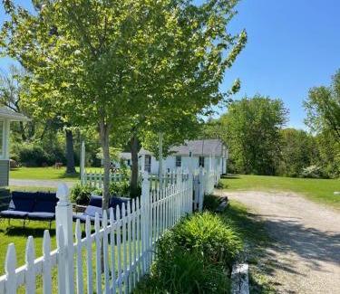 Geneva-on-the-Lake House | Idyllic Drop Anchor Cottages with Family-Friendly Amenities
