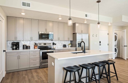 St. George Condo | Relax in Style: 2 Bedroom Sky Deck with Lagoon Access