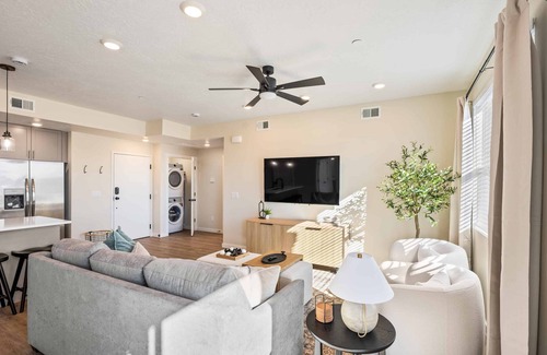 St. George Condo | Relax in Style: 2 Bedroom Sky Deck with Lagoon Access