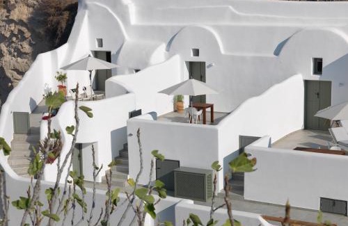Messaria Apartment | Elegant Drops Cave Houses: Oceanfront Bliss & Spa Retreat