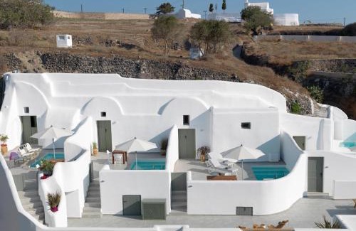 Messaria Apartment | Elegant Drops Cave Houses: Oceanfront Bliss & Spa Retreat