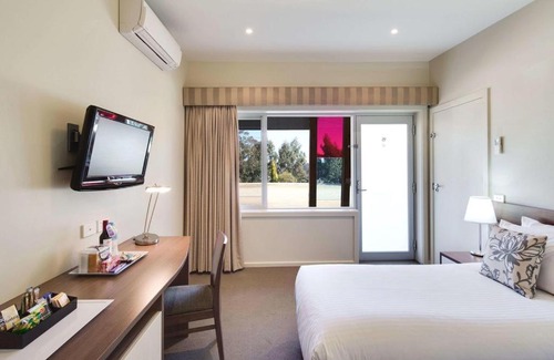 Drouin Hotel | Comfortable Drouin Motel: Family-Friendly & Accessible Stay