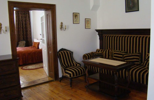 Miercurea Sibiului House | Discover DROWRY APARTMENT: Nature and Tradition Await