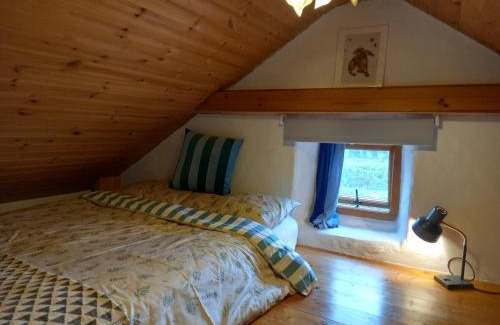 Broadford House | Cozy Druid Cottage with Breakfast & 9.6/10 Guest Rating
