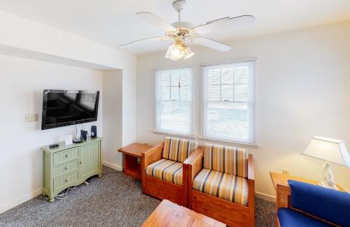 Buxton House | Family-Friendly Stay at Drum #6A-CAC with Pool & Pets Welcome
