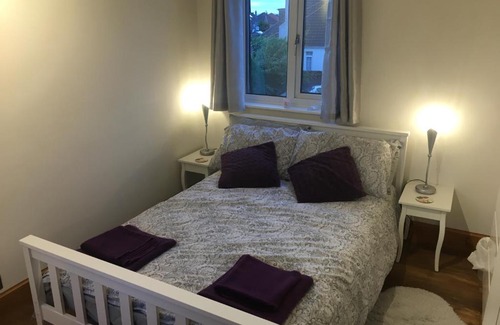 Corstorphine Apartment | Family-Friendly Escape at Drum Brae Cottage, Rated 9/10