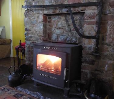 Omagh House | Exceptional Drumaneir Cottage: Family-Friendly Retreat