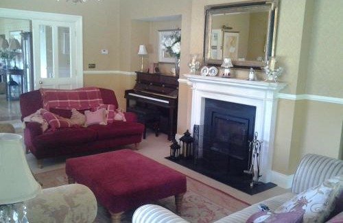 Carrick-on-Shannon Bed & Breakfast | Drumhierney Lodge: Guest Rated 10/10 Experience Awaits