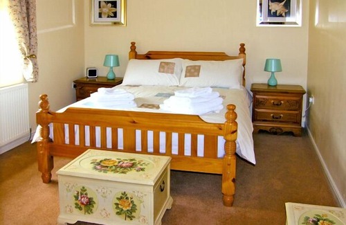 Skinningrove Cottage | Drummer Cottage: Pet-Friendly Retreat with Garden Access