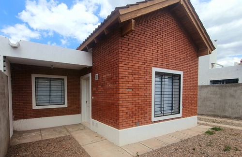 Lujan de Cuyo House | Drummond-Luján House: Family-Friendly & Pet Welcoming Stay