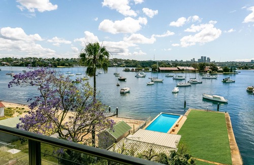 Drummoyne Apartment | Waterfront Apartment in Drummoyne with Pool & Breakfast