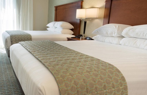 Burlington Hotel | Top-Rated Drury Inn & Suites Burlington with Pool and Spa