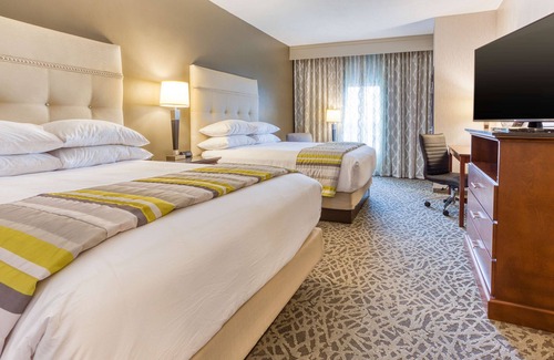 Mason Hotel | Top-Rated Drury Inn & Suites Cincinnati with Pool and Spa