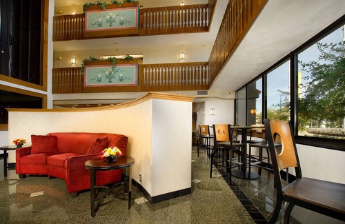 Frankenmuth Hotel | Family-Friendly Drury Inn & Suites Frankenmuth with Pool