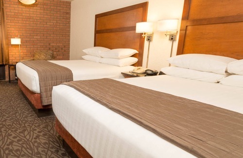 Frankenmuth Hotel | Family-Friendly Drury Inn & Suites Frankenmuth with Pool