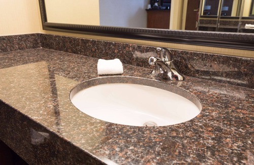 Frankenmuth Hotel | Family-Friendly Drury Inn & Suites Frankenmuth with Pool