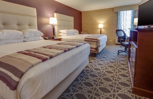 Hayti Hotel | Top-Rated Drury Inn & Suites Hayti with Pool and Spa