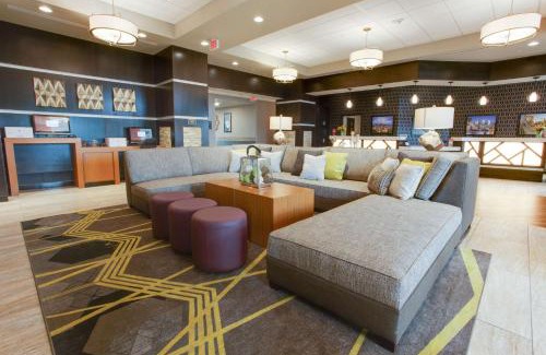 South Hills Hotel | Pet-Friendly Drury Inn & Suites Pittsburgh with Pool Access