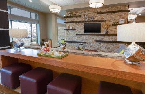 South Hills Hotel | Pet-Friendly Drury Inn & Suites Pittsburgh with Pool Access