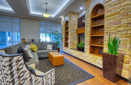 Wetmore Hotel | Pet-Friendly Drury Inn & Suites Near La Cantera - Rated 9.2