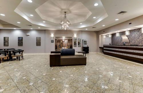 St. Joseph Hotel | Pet-Friendly Drury Inn & Suites St Joseph with Pool Access