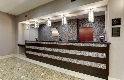 St. Joseph Hotel | Pet-Friendly Drury Inn & Suites St Joseph with Pool Access