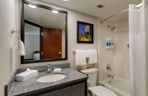 St. Joseph Hotel | Elegant Drury Inn & Suites St Joseph: Family-Friendly Escape