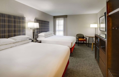 St. Joseph Hotel | Elegant Drury Inn & Suites St Joseph: Family-Friendly Escape