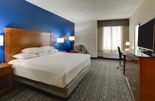 Arnold Hotel | Top-Rated Drury Inn & Suites St. Louis Arnold with Pool